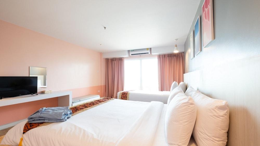 Royal Phala Cliff Beach Resort Ban Chang  Exterior foto